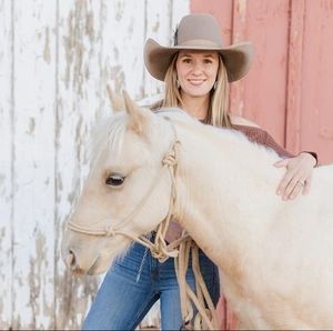 Meet your Posher, Jelisha